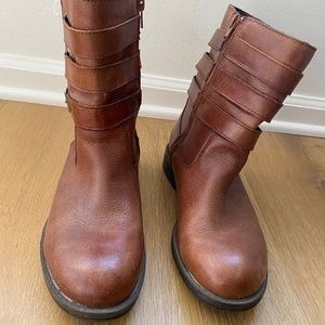 Kenneth Cole Reaction brown leather calf boots with strap.